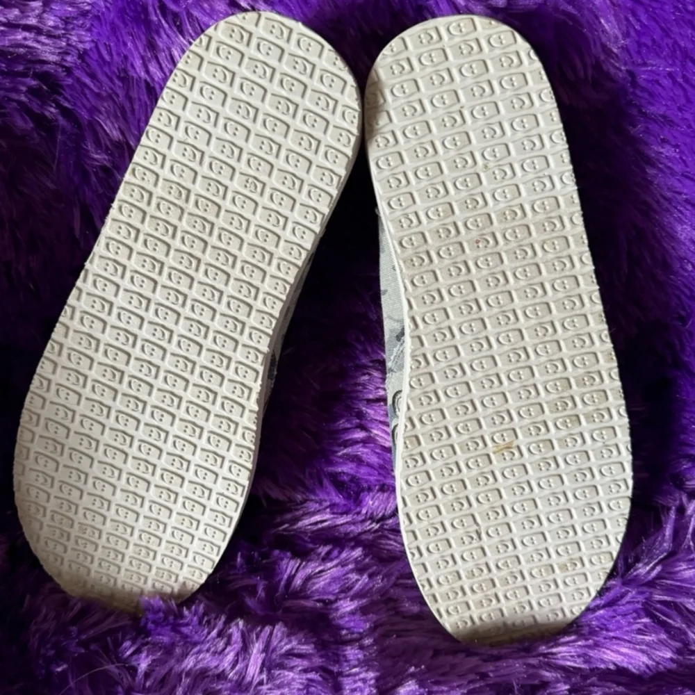 Sanuk Donna Camo Slip-Ons - Picture 5 of 7